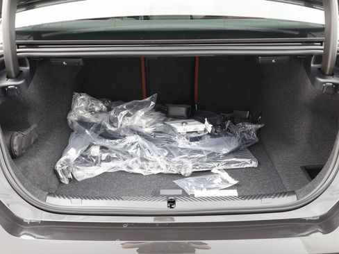 New 2025 BMW i5 xDrive40 w/ Premium Package image 18