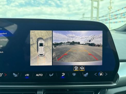 Used 2026 Chevrolet Equinox EV RS FWD image 17