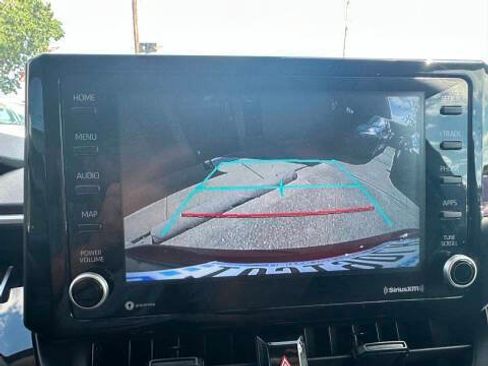 Used 2022 Toyota Corolla LE FWD image 4