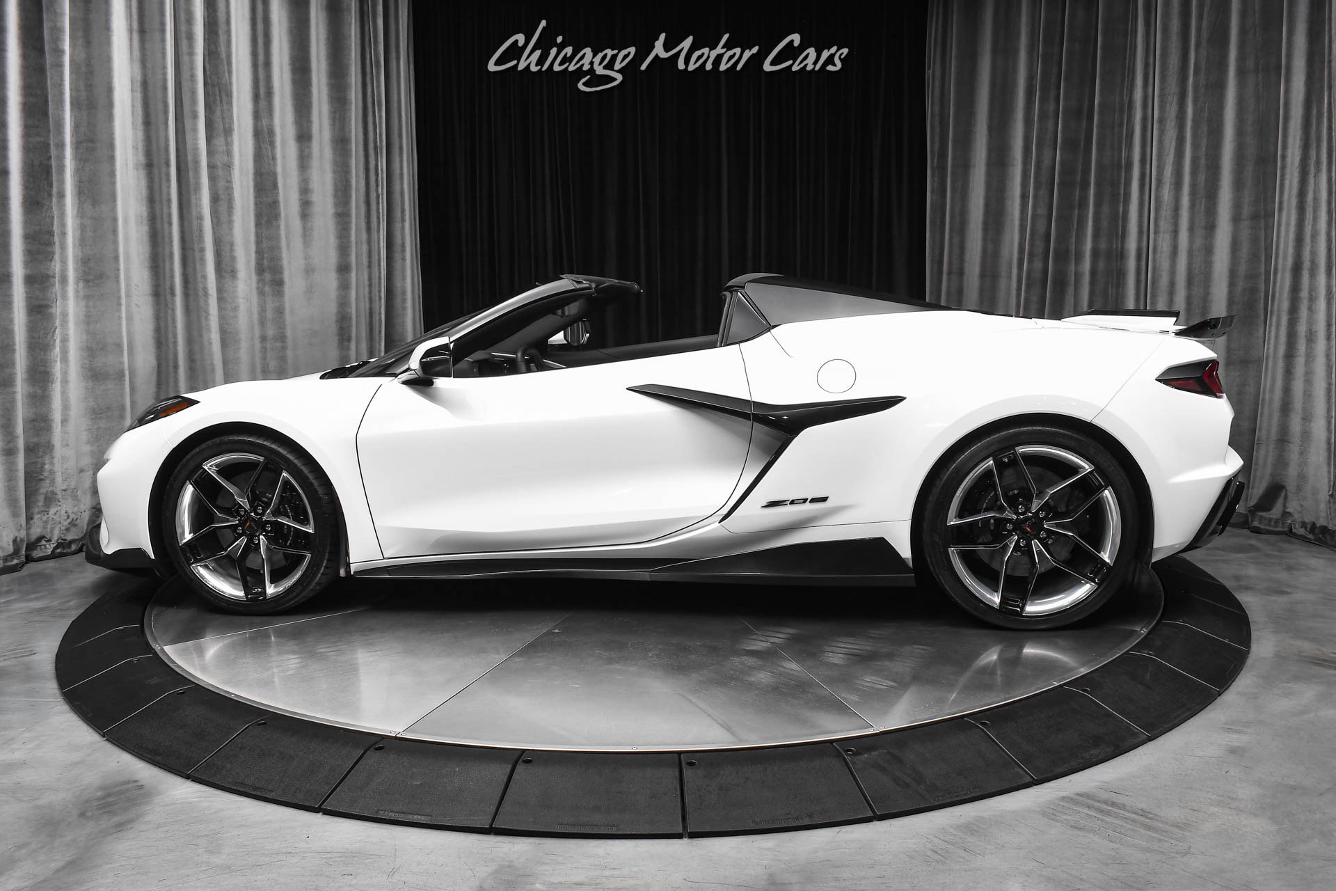 Used 2025 Chevrolet Corvette Z06 w/ Stealth Interior Trim Package RWD image 34