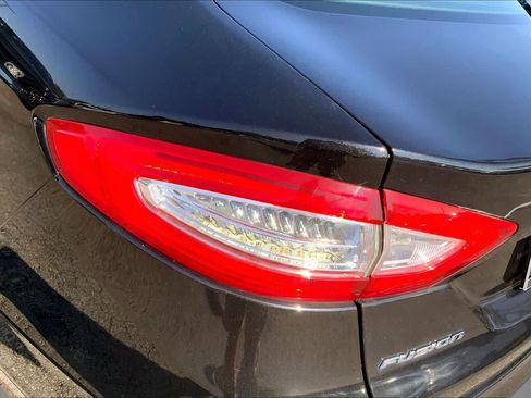 Used 2013 Ford Fusion SE FWD image 26