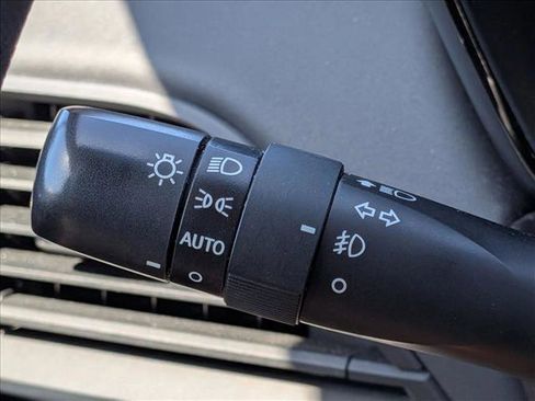 Used 2021 Subaru Outback Premium image 9