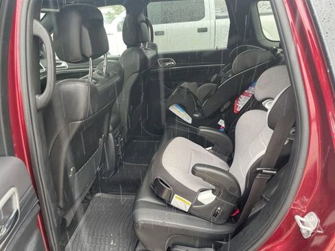 Used 2022 Jeep Grand Cherokee Limited image 11