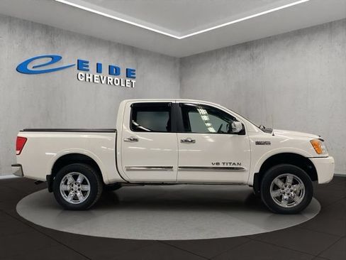 Used 2010 Nissan Titan SE w/ Heavy Metal Edition Pkg AWD/4WD image 13