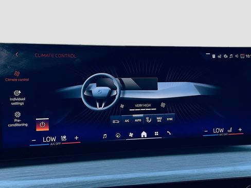 Used 2025 BMW i4 eDrive40 w/ Premium Package RWD image 16