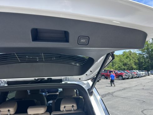New 2026 Buick Enclave Preferred w/ Power Package AWD/4WD image 5
