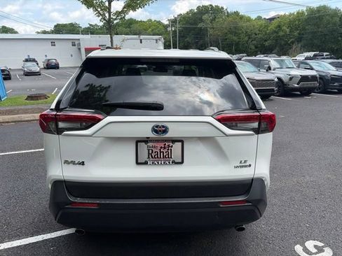 Used 2023 Toyota RAV4 LE AWD/4WD image 5