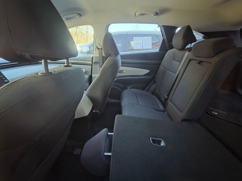 Used 2022 Hyundai Tucson SE image 9