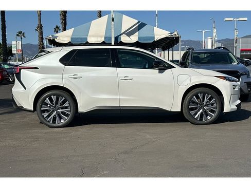 New 2026 Subaru Solterra Limited XT image 2