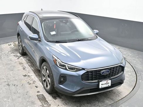 Used 2024 Ford Escape Platinum image 17