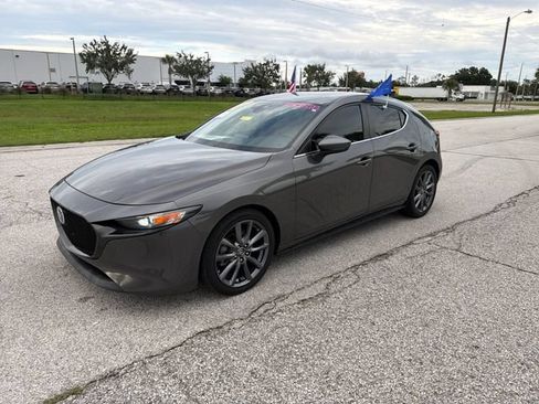 Used 2019 MAZDA MAZDA3 AWD Hatchback w/ Preferred Pkg image 3