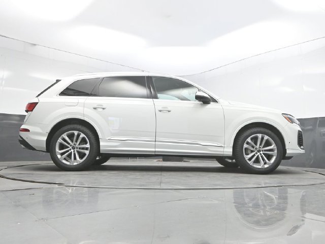 Used 2025 Audi Q7 3.0T Premium Plus AWD/4WD image 40