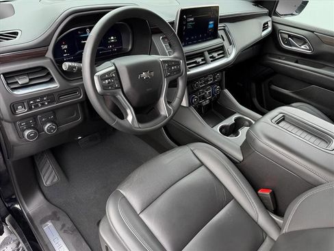 Used 2023 Chevrolet Tahoe Z71 w/ Luxury Package image 14