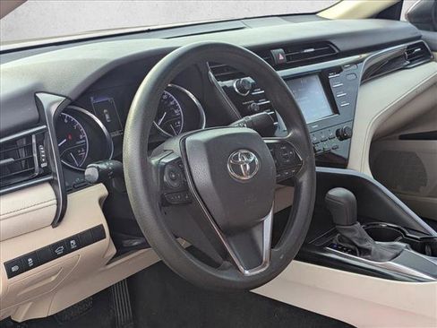 Used 2020 Toyota Camry LE FWD image 9
