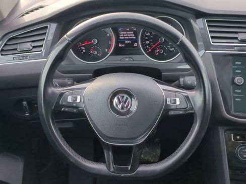 Used 2019 Volkswagen Tiguan SE w/ Panoramic Sunroof Package image 23