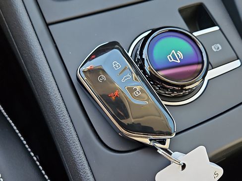 New 2026 Volkswagen Tiguan SE image 20