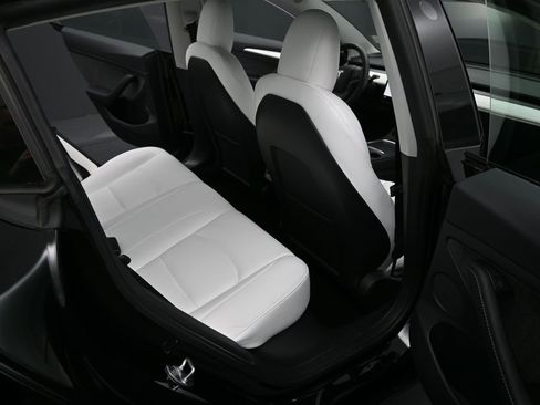 Used 2022 Tesla Model 3 Long Range image 16