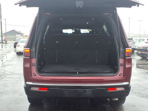 Used 2022 Jeep Wagoneer Series I w/ Convenience Group I AWD/4WD image 3