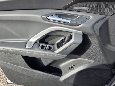 Certified 2025 Audi Q5 Premium Plus w/ Premium Plus image 9