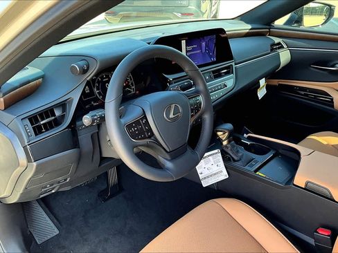 New 2025 Lexus ES 350 w/ Premium Package image 8