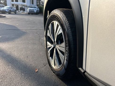 Used 2023 Nissan Rogue SV image 11