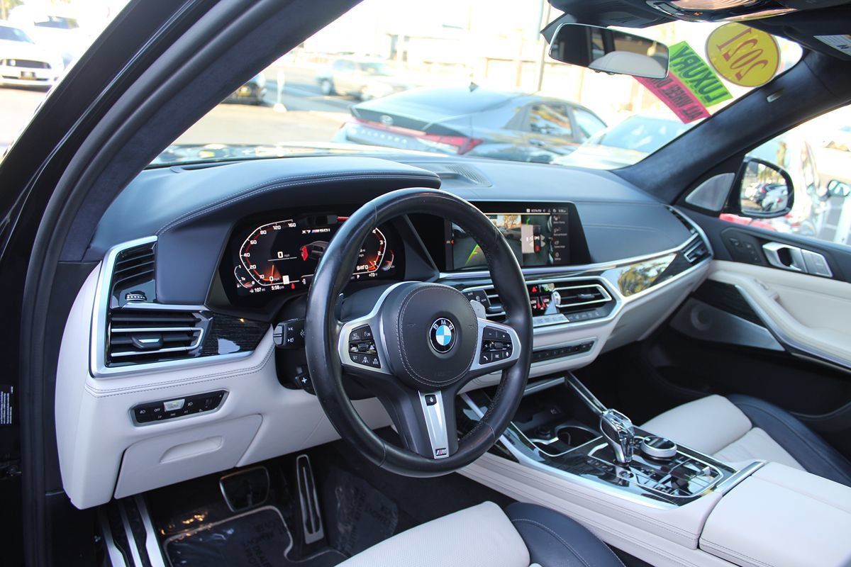 Used 2021 BMW X7 M50i w/ Dynamic Handling Package AWD/4WD image 20