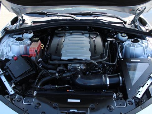 Used 2018 Chevrolet Camaro SS RWD image 20