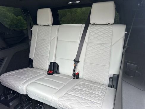 Used 2025 Cadillac Escalade Sport Platinum w/ LPO, Floor Liner Package AWD/4WD image 22