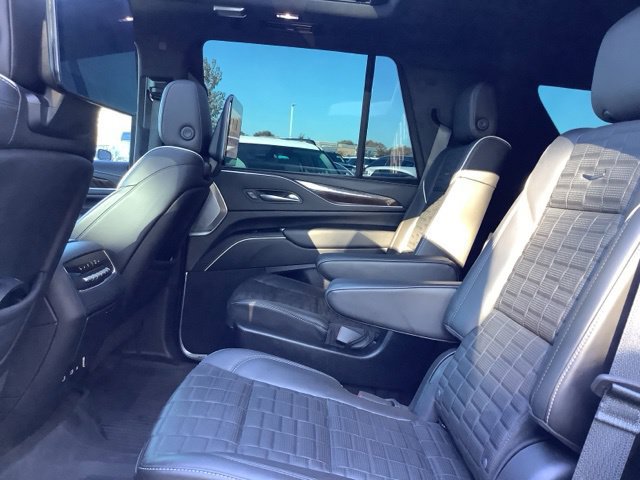 Used 2024 Cadillac Escalade Sport Platinum w/ LPO, ONYX Package AWD/4WD image 22