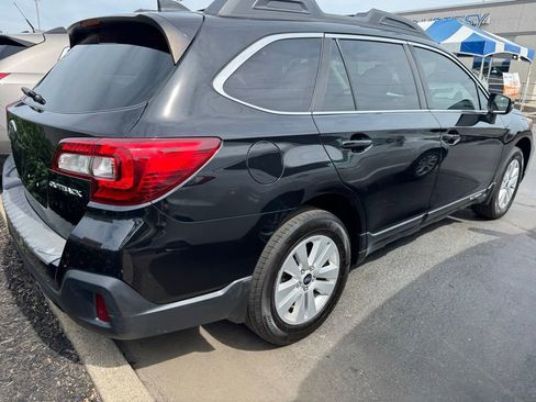 Used 2019 Subaru Outback 2.5i Premium AWD/4WD image 4