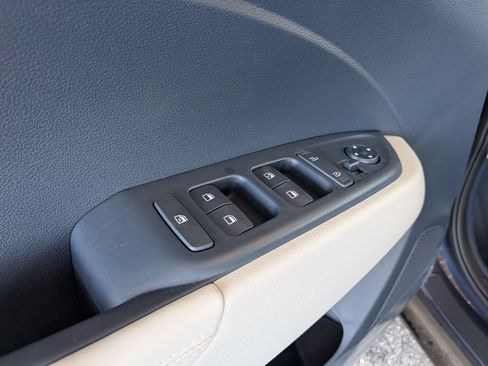 New 2026 Hyundai Venue SEL FWD image 12