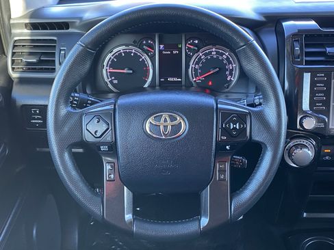 Certified 2024 Toyota 4Runner TRD Off-Road image 18