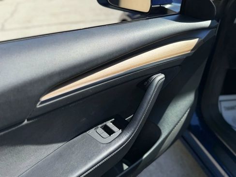 Used 2022 Tesla Model 3 Standard Range image 13