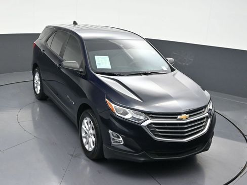 Used 2021 Chevrolet Equinox LS image 22