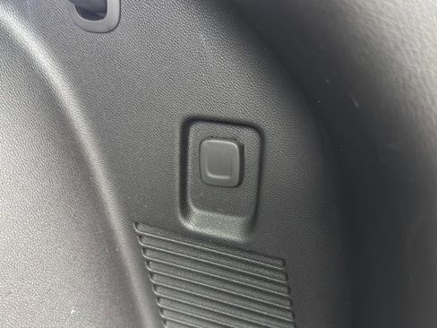 Used 2023 Chevrolet Blazer Premier w/ Enhanced Convenience Package image 27