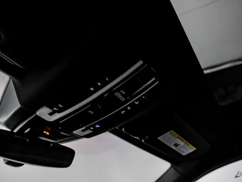 Used 2023 Porsche Cayenne image 36