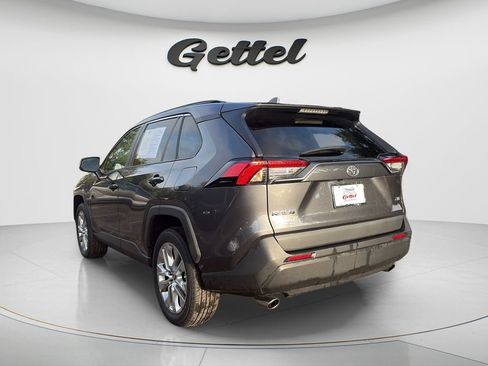 Used 2021 Toyota RAV4 XLE Premium FWD image 7