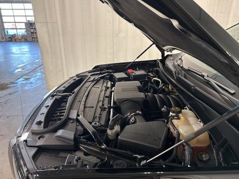 Used 2022 GMC Yukon XL AT4 image 48