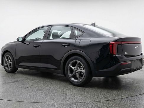 Used 2025 Kia K4 LXS image 6