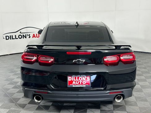 Used 2022 Chevrolet Camaro LT RWD image 5