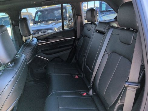 New 2026 Jeep Grand Cherokee Limited Reserve image 13
