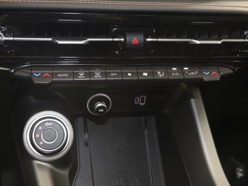 Used 2024 Alfa Romeo Tonale Ti w/ Active Assist Package image 31