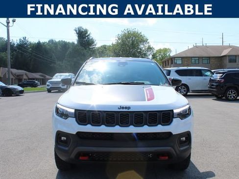 Used 2025 Jeep Compass Trailhawk w/ Trailhawk Elite Group AWD/4WD image 3