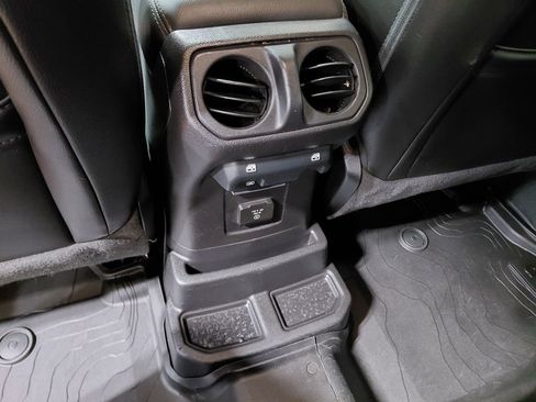 Used 2021 Jeep Wrangler Unlimited Sahara AWD/4WD image 50
