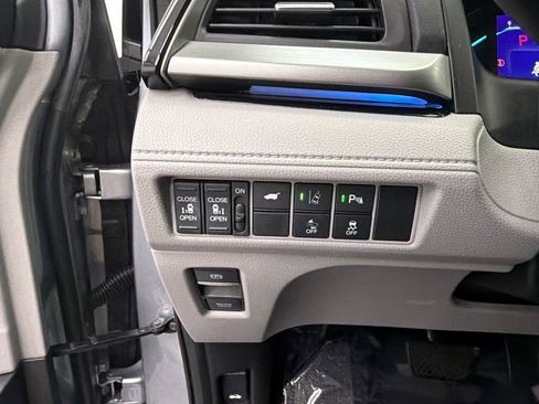 Used 2018 Honda Odyssey Elite image 34