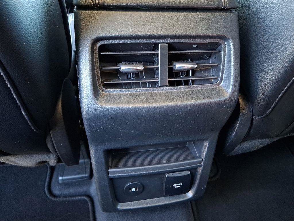 Used 2024 Ford Edge Titanium AWD/4WD image 13
