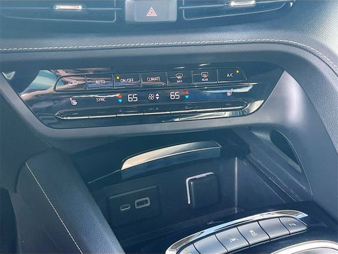 Used 2022 Buick Envision Preferred image 17