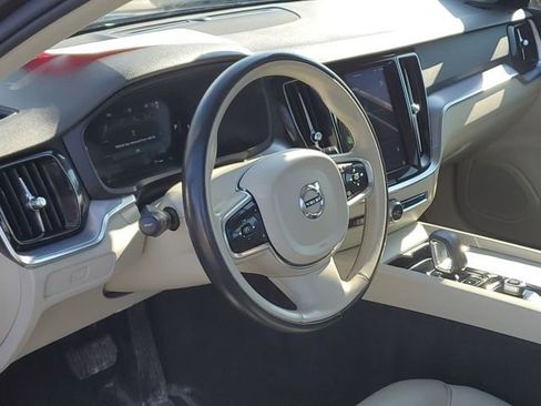 Used 2024 Volvo S60 B5 Core image 8