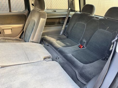 Used 2002 Ford Explorer XLT image 13