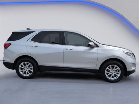 Used 2020 Chevrolet Equinox LT FWD image 11